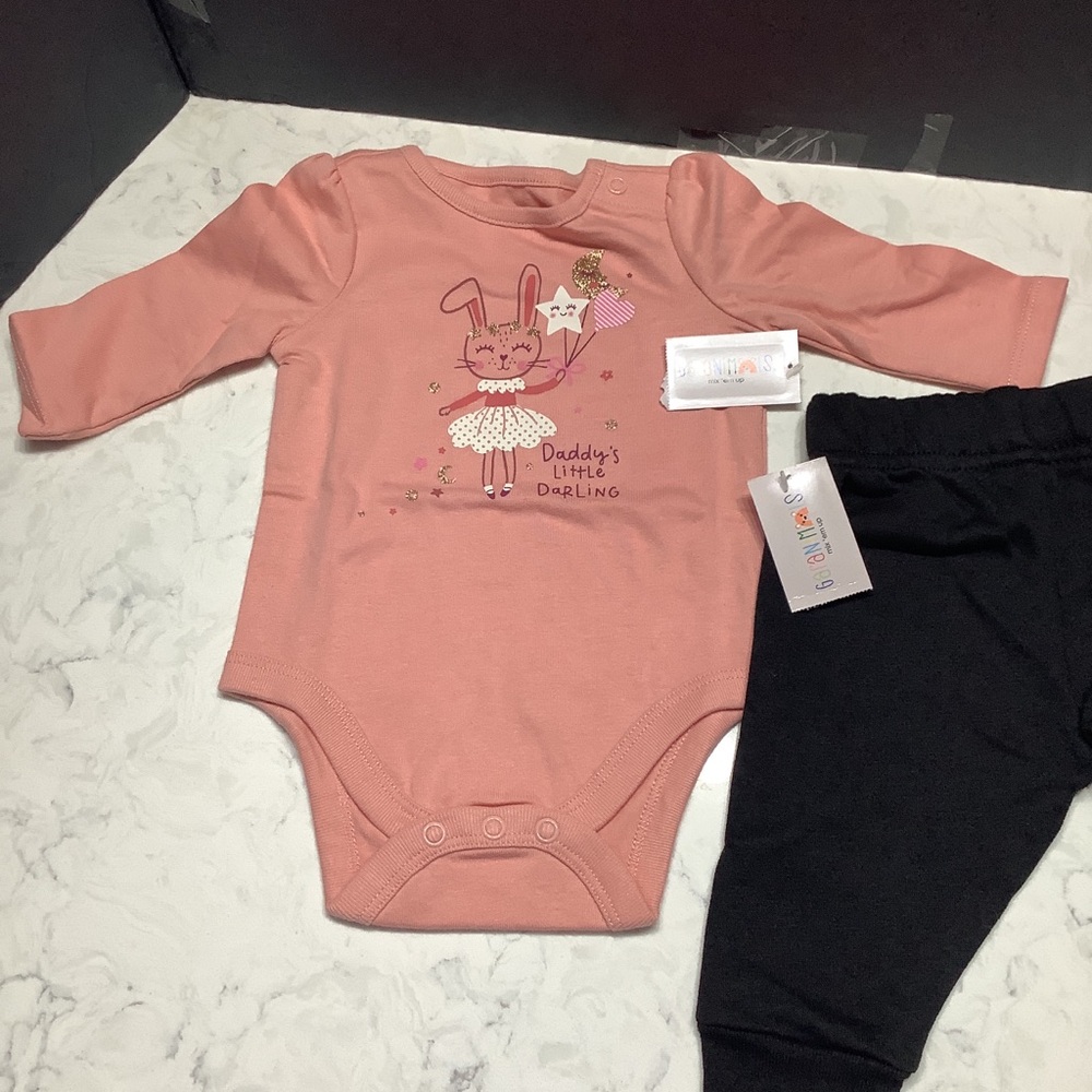 Garanimals Baby Girl Long Sleeve Graphic Bodysuit and Black leggings NWT 0-3 MO